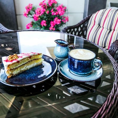 Grand Hotel Gagra Bagian luar foto
