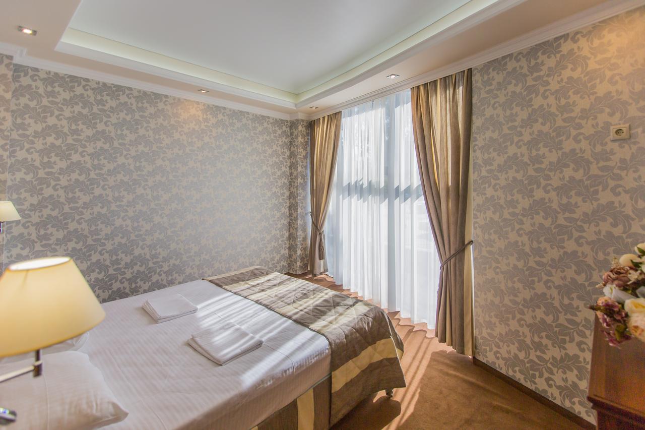 Grand Hotel Gagra Bagian luar foto