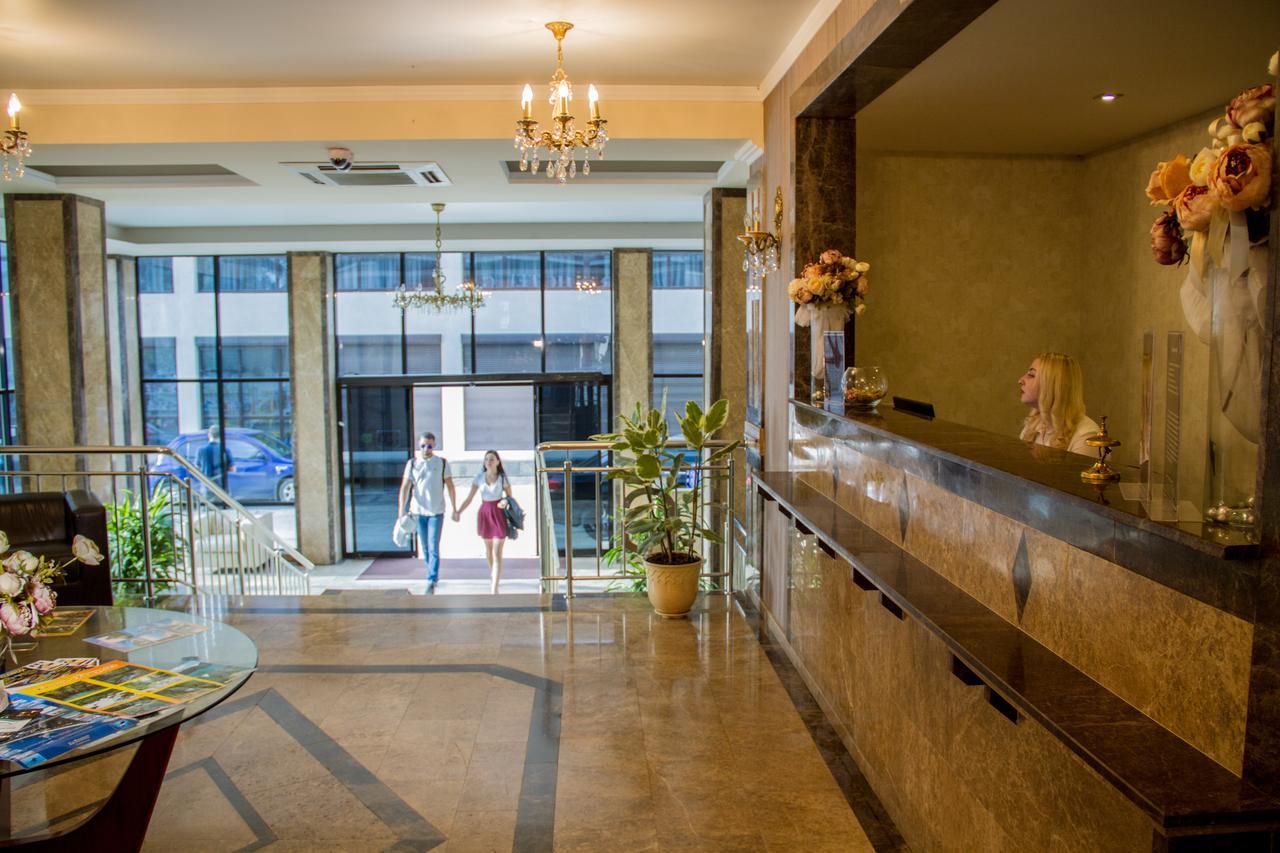 Grand Hotel Gagra Bagian luar foto