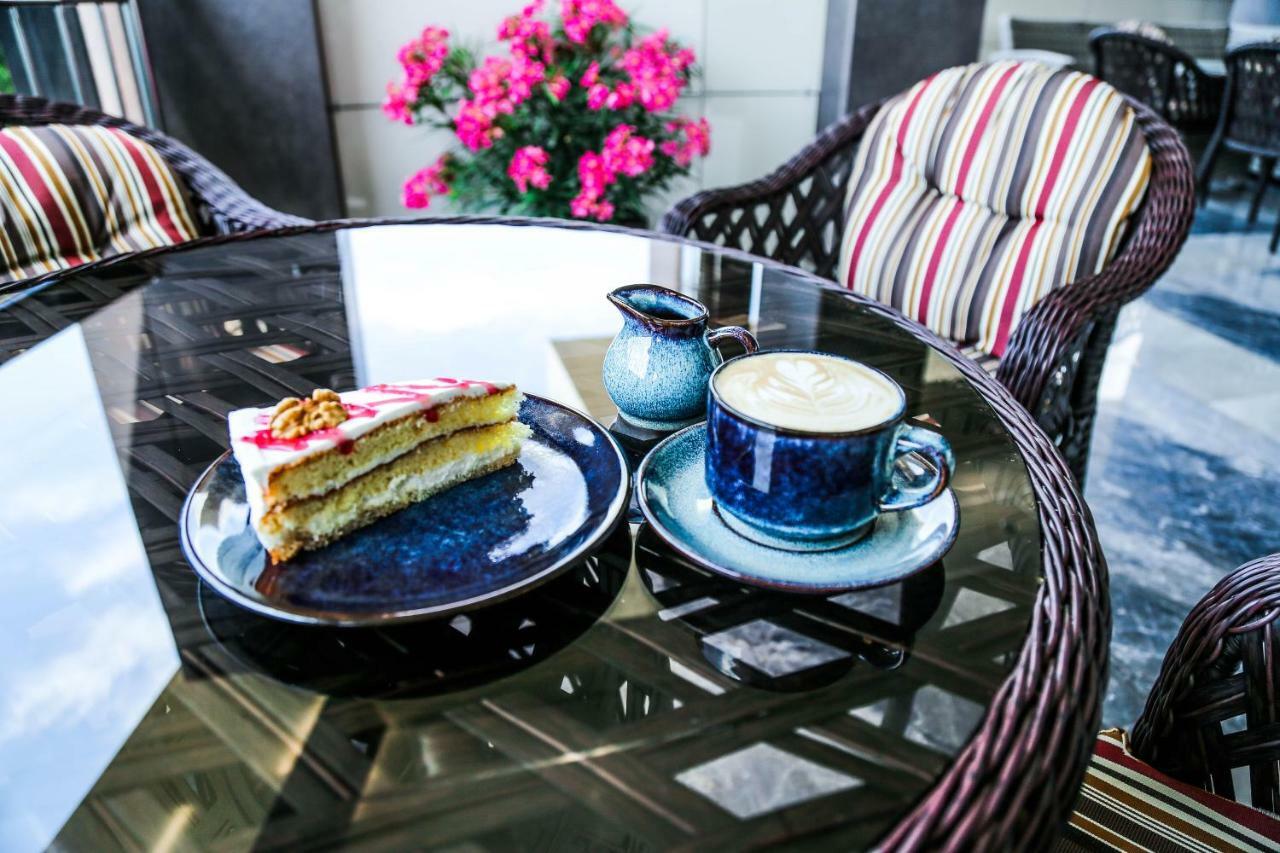 Grand Hotel Gagra Bagian luar foto