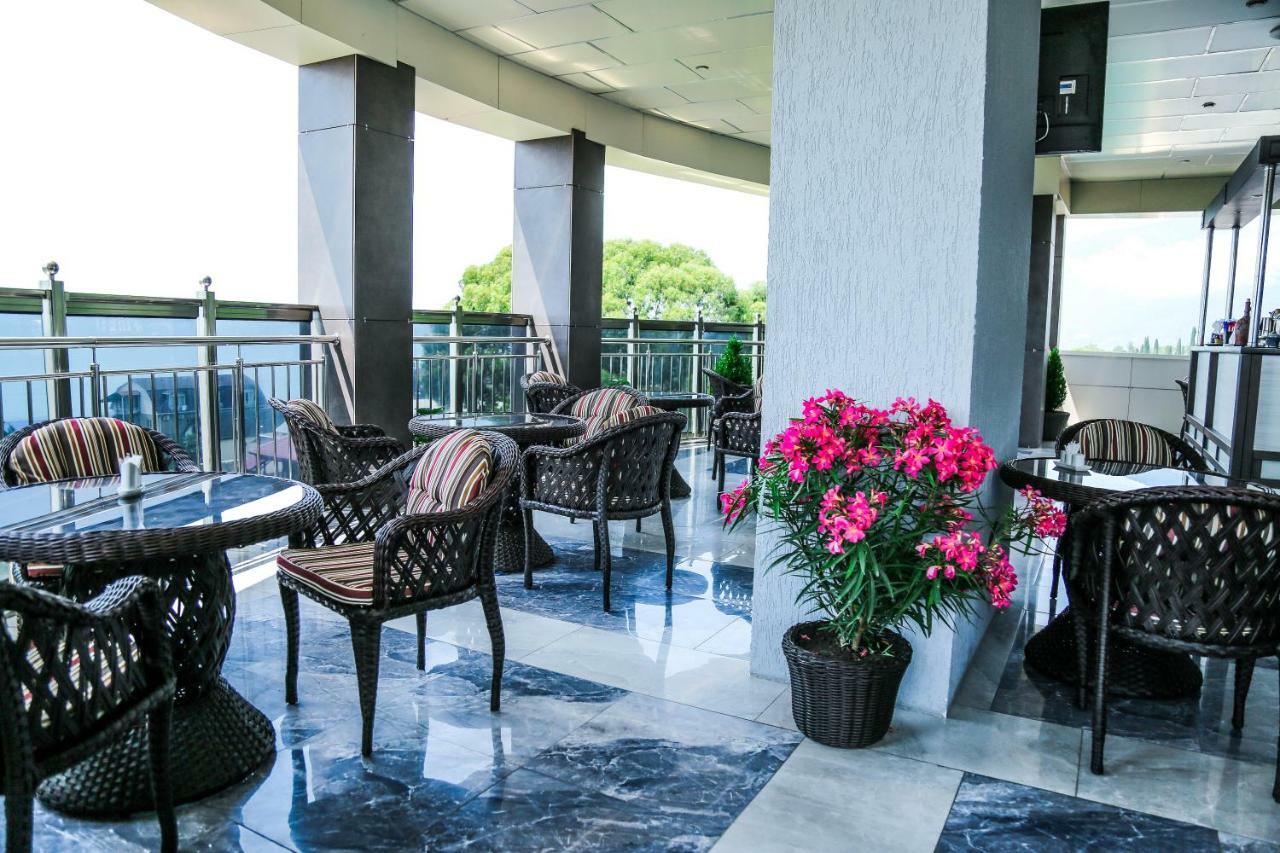 Grand Hotel Gagra Bagian luar foto