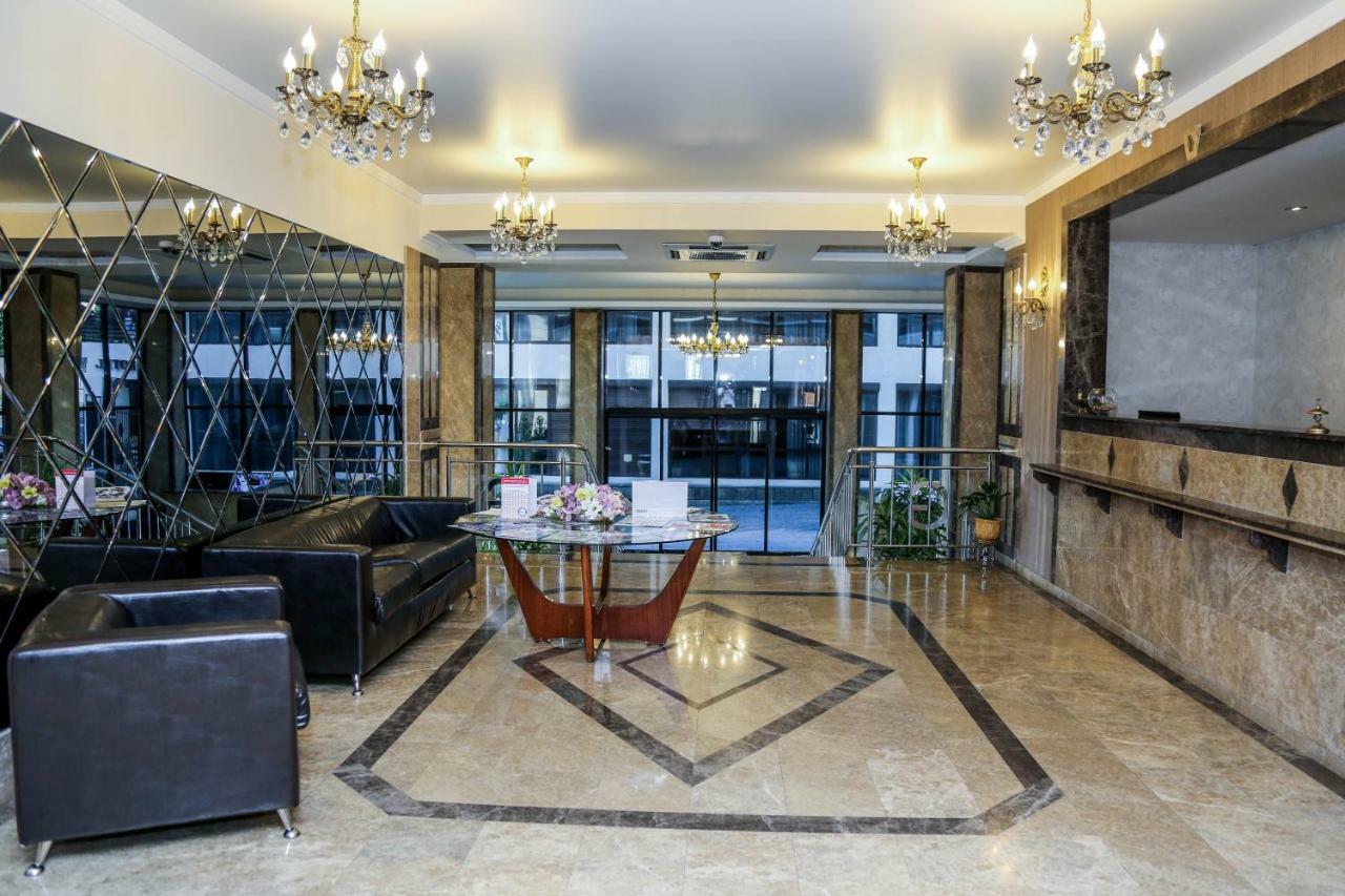 Grand Hotel Gagra Bagian luar foto