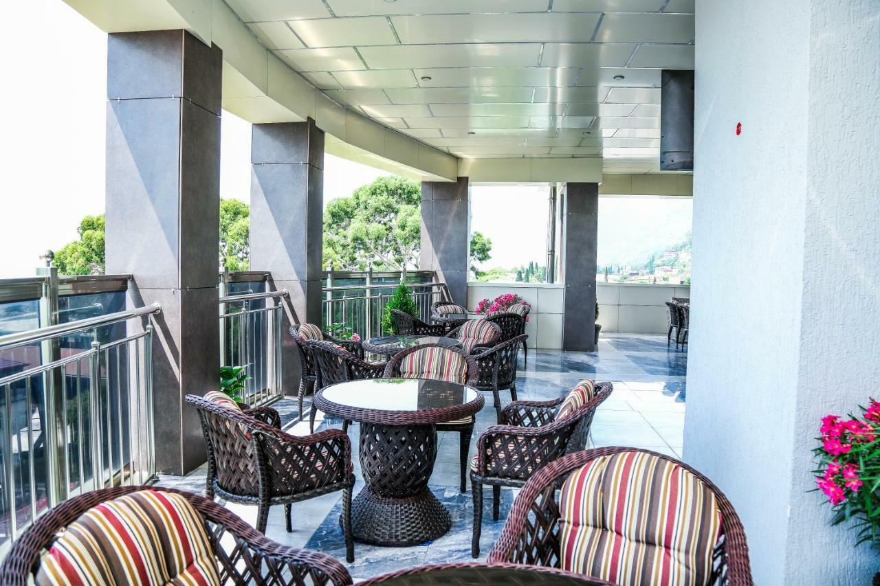 Grand Hotel Gagra Bagian luar foto