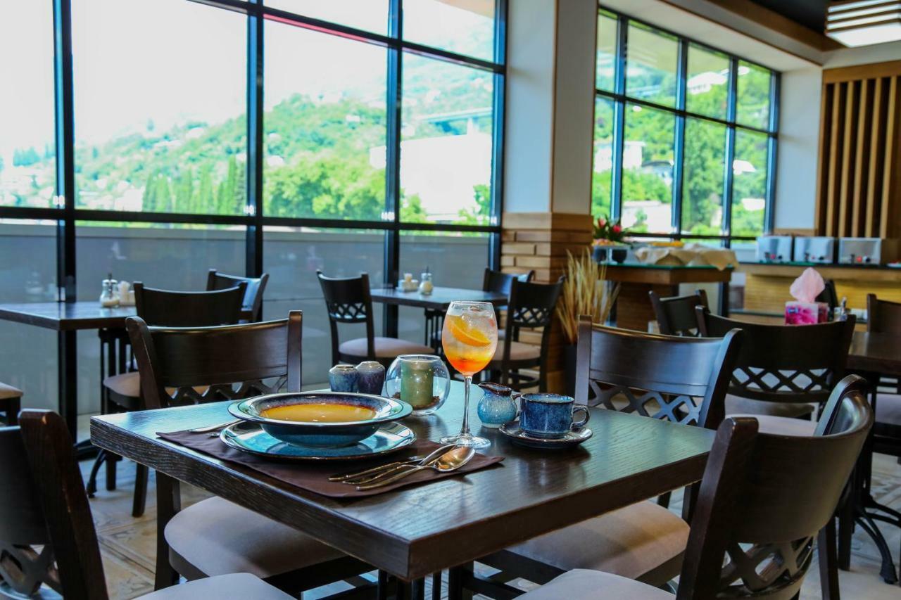 Grand Hotel Gagra Bagian luar foto